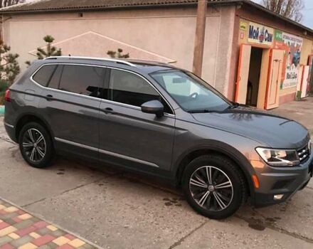 Серый Фольксваген Тигуан, объемом двигателя 2 л и пробегом 75 тыс. км за 20000 $, фото 11 на Automoto.ua