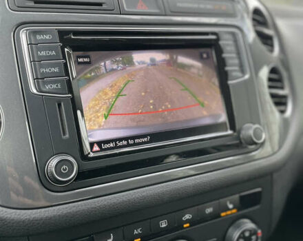 Сірий Фольксваген Тігуан, об'ємом двигуна 1.98 л та пробігом 199 тис. км за 12700 $, фото 9 на Automoto.ua