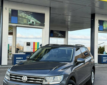 Серый Фольксваген Тигуан, объемом двигателя 2 л и пробегом 240 тыс. км за 14999 $, фото 12 на Automoto.ua