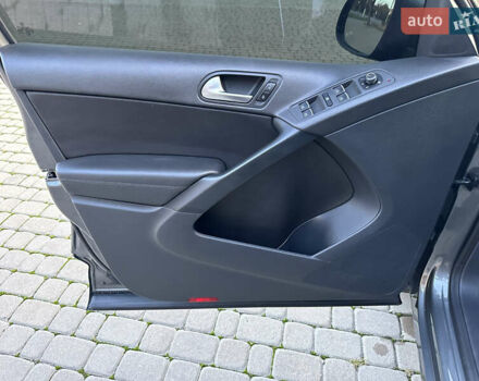 Сірий Фольксваген Тігуан, об'ємом двигуна 1.98 л та пробігом 158 тис. км за 13999 $, фото 24 на Automoto.ua