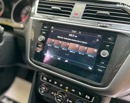 Серый Фольксваген Тигуан, объемом двигателя 2 л и пробегом 205 тыс. км за 16940 $, фото 42 на Automoto.ua