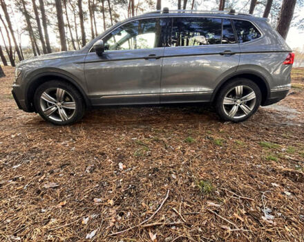 Сірий Фольксваген Тігуан, об'ємом двигуна 1.98 л та пробігом 81 тис. км за 23000 $, фото 3 на Automoto.ua