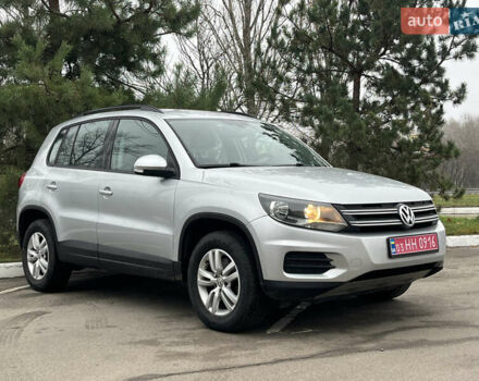 Серый Фольксваген Тигуан, объемом двигателя 2 л и пробегом 172 тыс. км за 10990 $, фото 2 на Automoto.ua