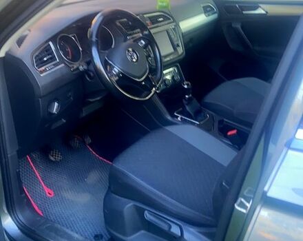 Серый Фольксваген Тигуан, объемом двигателя 2 л и пробегом 118 тыс. км за 23600 $, фото 7 на Automoto.ua