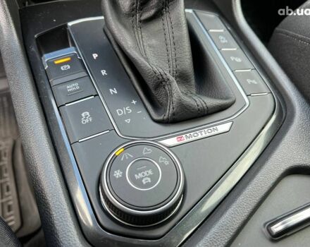 Серый Фольксваген Тигуан, объемом двигателя 2 л и пробегом 250 тыс. км за 22680 $, фото 32 на Automoto.ua