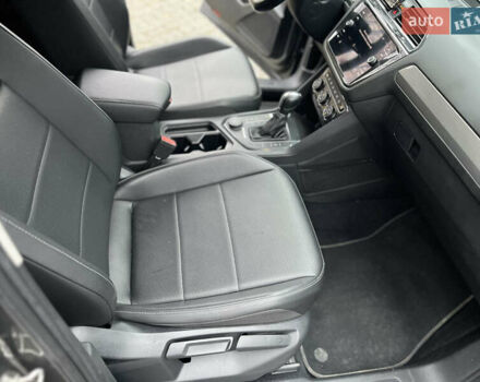 Серый Фольксваген Тигуан, объемом двигателя 2 л и пробегом 126 тыс. км за 19400 $, фото 2 на Automoto.ua