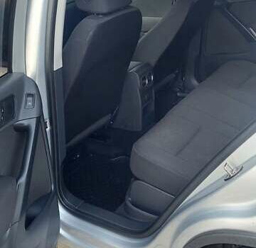 Серый Фольксваген Тигуан, объемом двигателя 1.98 л и пробегом 145 тыс. км за 12850 $, фото 1 на Automoto.ua