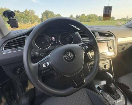 Сірий Фольксваген Тігуан, об'ємом двигуна 1.98 л та пробігом 116 тис. км за 18500 $, фото 16 на Automoto.ua