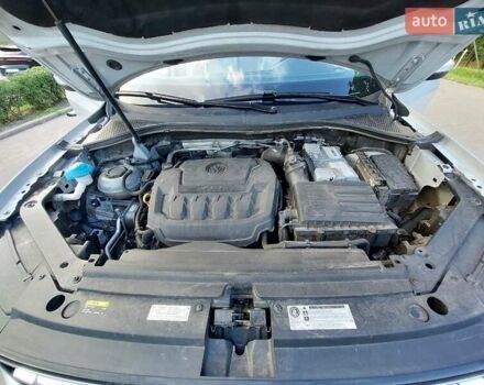 Сірий Фольксваген Тігуан, об'ємом двигуна 1.98 л та пробігом 163 тис. км за 24000 $, фото 3 на Automoto.ua