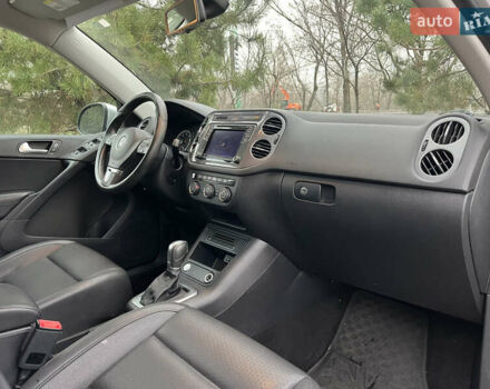 Серый Фольксваген Тигуан, объемом двигателя 2 л и пробегом 172 тыс. км за 10990 $, фото 10 на Automoto.ua