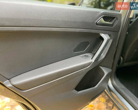 Серый Фольксваген Тигуан, объемом двигателя 2 л и пробегом 205 тыс. км за 16940 $, фото 20 на Automoto.ua