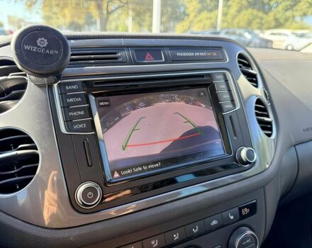 Серый Фольксваген Тигуан, объемом двигателя 2 л и пробегом 53 тыс. км за 12000 $, фото 9 на Automoto.ua