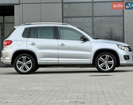Серый Фольксваген Тигуан, объемом двигателя 2 л и пробегом 181 тыс. км за 15000 $, фото 4 на Automoto.ua
