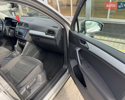 Серый Фольксваген Тигуан, объемом двигателя 1.97 л и пробегом 149 тыс. км за 25000 $, фото 17 на Automoto.ua