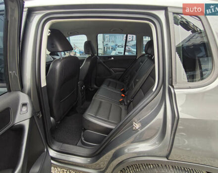 Серый Фольксваген Тигуан, объемом двигателя 1.98 л и пробегом 207 тыс. км за 13200 $, фото 11 на Automoto.ua