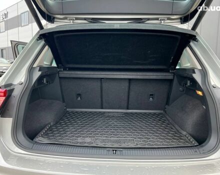 Серый Фольксваген Тигуан, объемом двигателя 2 л и пробегом 250 тыс. км за 22680 $, фото 41 на Automoto.ua