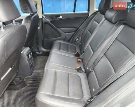 Сірий Фольксваген Тігуан, об'ємом двигуна 1.98 л та пробігом 206 тис. км за 13500 $, фото 7 на Automoto.ua