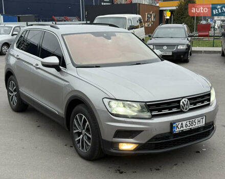 Серый Фольксваген Тигуан, объемом двигателя 2 л и пробегом 263 тыс. км за 18700 $, фото 4 на Automoto.ua