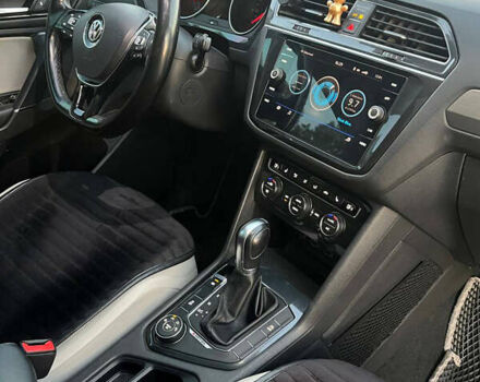 Серый Фольксваген Тигуан, объемом двигателя 1.98 л и пробегом 127 тыс. км за 17800 $, фото 18 на Automoto.ua