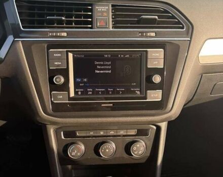 Сірий Фольксваген Тігуан, об'ємом двигуна 1.98 л та пробігом 116 тис. км за 18500 $, фото 19 на Automoto.ua