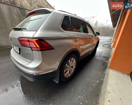 Серый Фольксваген Тигуан, объемом двигателя 1.97 л и пробегом 149 тыс. км за 25500 $, фото 5 на Automoto.ua