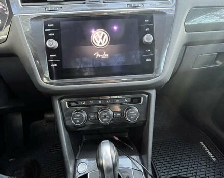 Сірий Фольксваген Тігуан, об'ємом двигуна 1.98 л та пробігом 81 тис. км за 23000 $, фото 22 на Automoto.ua