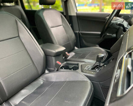 Серый Фольксваген Тигуан, объемом двигателя 2 л и пробегом 205 тыс. км за 16940 $, фото 40 на Automoto.ua