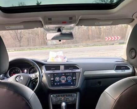 Серый Фольксваген Тигуан, объемом двигателя 2 л и пробегом 147 тыс. км за 23000 $, фото 1 на Automoto.ua