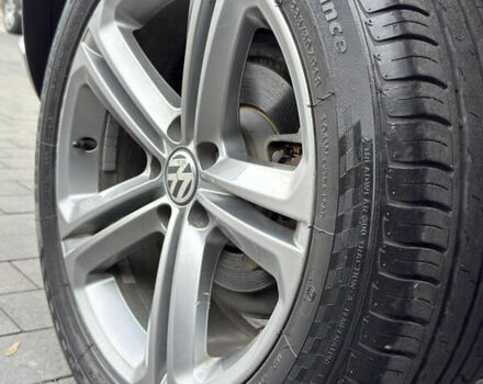 Серый Фольксваген Тигуан, объемом двигателя 2 л и пробегом 181 тыс. км за 15000 $, фото 57 на Automoto.ua