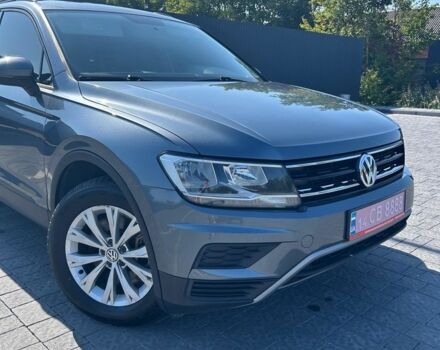 Сірий Фольксваген Тігуан, об'ємом двигуна 2 л та пробігом 135 тис. км за 15500 $, фото 1 на Automoto.ua