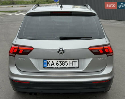 Серый Фольксваген Тигуан, объемом двигателя 2 л и пробегом 263 тыс. км за 18700 $, фото 10 на Automoto.ua