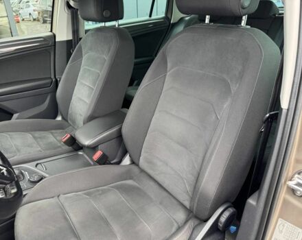 Серый Фольксваген Тигуан, объемом двигателя 2 л и пробегом 320 тыс. км за 20500 $, фото 20 на Automoto.ua