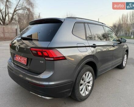 Сірий Фольксваген Тігуан, об'ємом двигуна 0 л та пробігом 146 тис. км за 16300 $, фото 5 на Automoto.ua