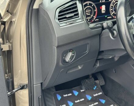 Серый Фольксваген Тигуан, объемом двигателя 2 л и пробегом 320 тыс. км за 20500 $, фото 15 на Automoto.ua