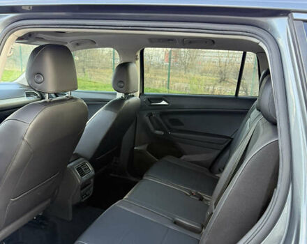 Серый Фольксваген Тигуан, объемом двигателя 2 л и пробегом 240 тыс. км за 14999 $, фото 17 на Automoto.ua