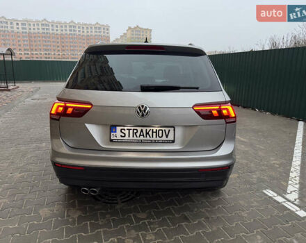 Серый Фольксваген Тигуан, объемом двигателя 1.97 л и пробегом 149 тыс. км за 25000 $, фото 7 на Automoto.ua