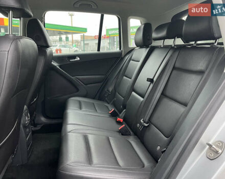 Серый Фольксваген Тигуан, объемом двигателя 2 л и пробегом 172 тыс. км за 10990 $, фото 12 на Automoto.ua