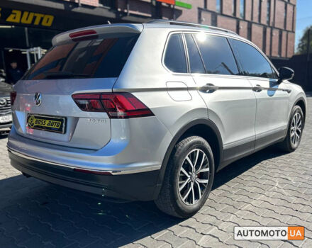 Серый Фольксваген Тигуан, объемом двигателя 2 л и пробегом 364 тыс. км за 18900 $, фото 5 на Automoto.ua