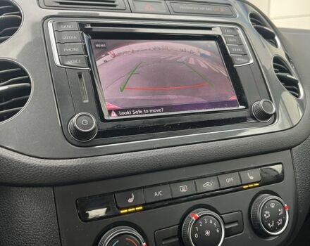 Сірий Фольксваген Тігуан, об'ємом двигуна 2 л та пробігом 172 тис. км за 11890 $, фото 13 на Automoto.ua