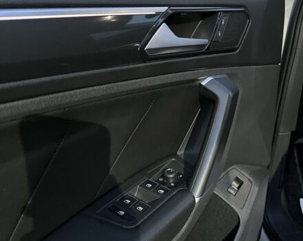 Серый Фольксваген Тигуан, объемом двигателя 2 л и пробегом 116 тыс. км за 28000 $, фото 18 на Automoto.ua