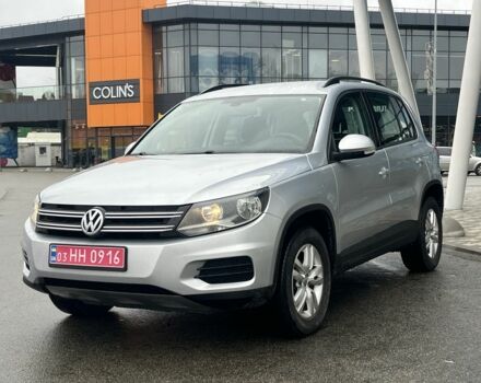 Сірий Фольксваген Тігуан, об'ємом двигуна 2 л та пробігом 172 тис. км за 11890 $, фото 1 на Automoto.ua