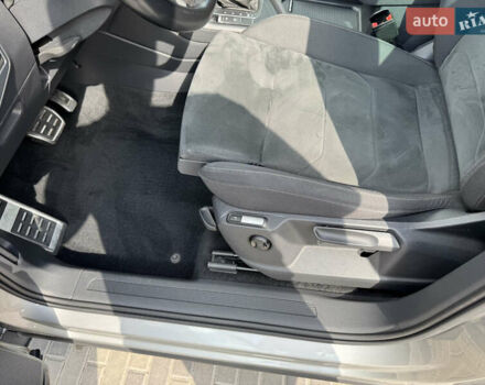 Серый Фольксваген Тигуан, объемом двигателя 1.97 л и пробегом 149 тыс. км за 25000 $, фото 13 на Automoto.ua