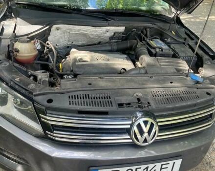 Серый Фольксваген Тигуан, объемом двигателя 1.98 л и пробегом 120 тыс. км за 15700 $, фото 4 на Automoto.ua