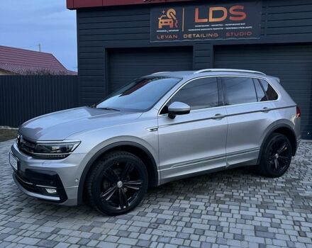 Серый Фольксваген Тигуан, объемом двигателя 2 л и пробегом 116 тыс. км за 28000 $, фото 3 на Automoto.ua