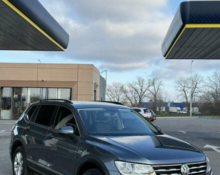 Серый Фольксваген Тигуан, объемом двигателя 2 л и пробегом 240 тыс. км за 14999 $, фото 3 на Automoto.ua