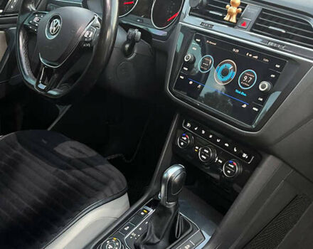 Серый Фольксваген Тигуан, объемом двигателя 1.98 л и пробегом 127 тыс. км за 17800 $, фото 17 на Automoto.ua