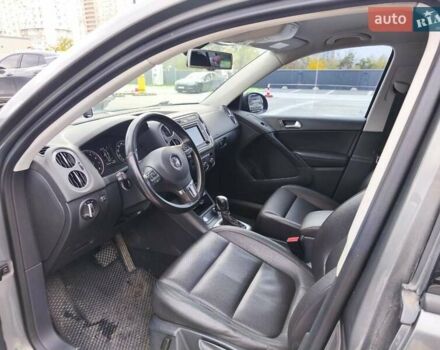 Сірий Фольксваген Тігуан, об'ємом двигуна 1.98 л та пробігом 206 тис. км за 13500 $, фото 6 на Automoto.ua