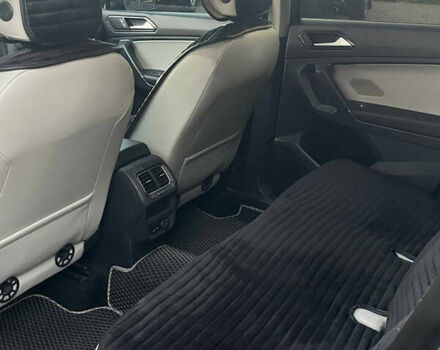 Серый Фольксваген Тигуан, объемом двигателя 1.98 л и пробегом 127 тыс. км за 17800 $, фото 20 на Automoto.ua