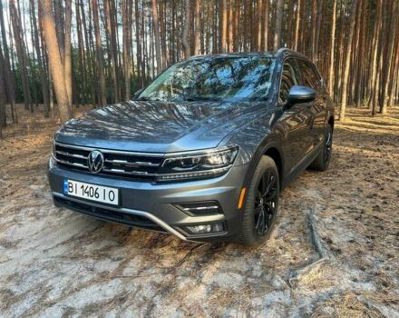 Серый Фольксваген Тигуан, объемом двигателя 2 л и пробегом 215 тыс. км за 21000 $, фото 2 на Automoto.ua