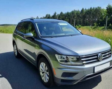 Сірий Фольксваген Тігуан, об'ємом двигуна 2 л та пробігом 105 тис. км за 11000 $, фото 2 на Automoto.ua
